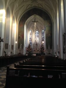 Worshipping With Your Kids In Service- Parenting Like Hannah