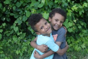 Top Tips for Raising Loving Siblings - Parenting Like Hannah